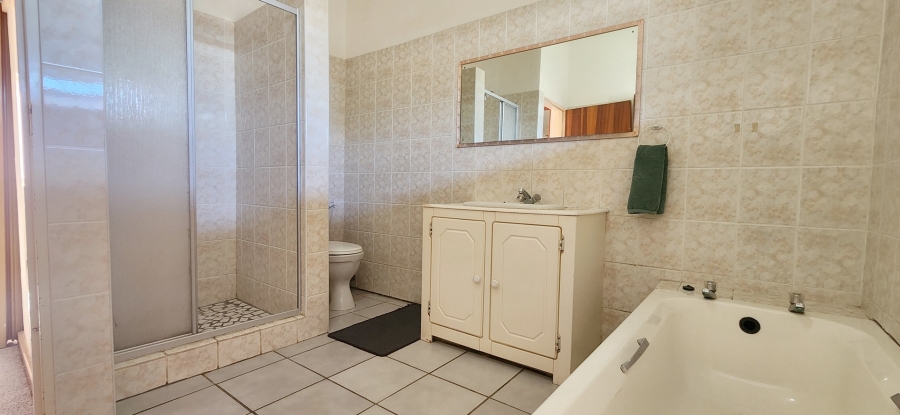 2 Bedroom Property for Sale in Bredasdorp Western Cape